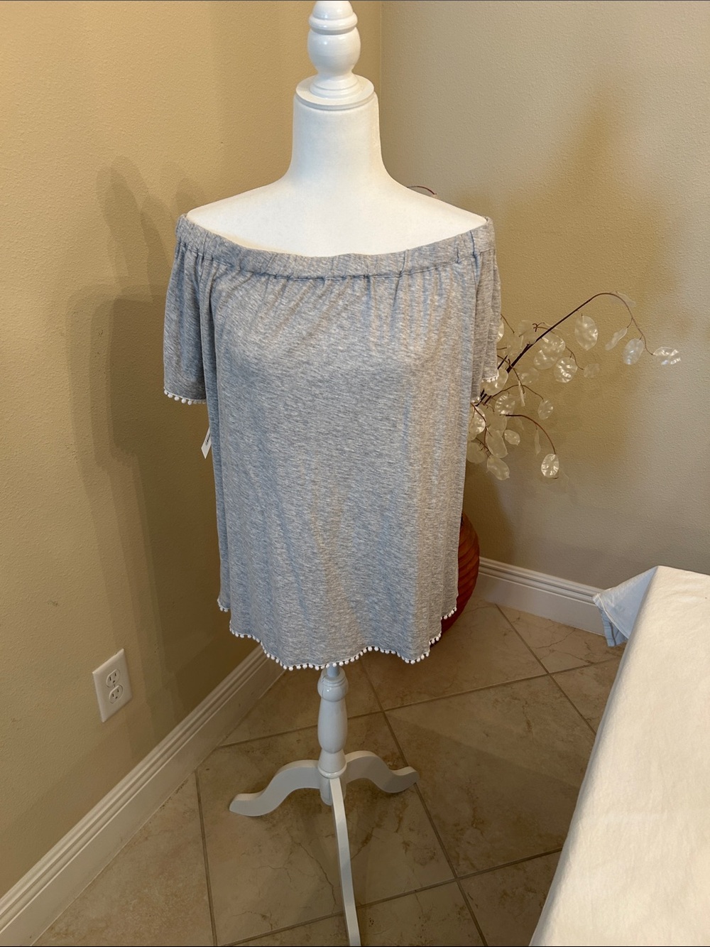 Two by Vince Camuto Light Gray Knit Top with Pom Trim